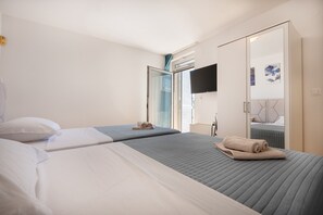4 bedrooms, WiFi, bed sheets