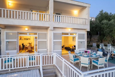 Comfortable Four-Bedroom Apartment