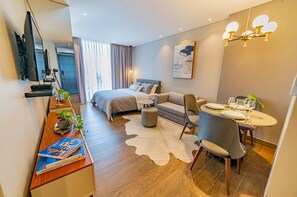 1 室のベッドルーム、セーフティボックス (室内)、アイロン / アイロン台、WiFi
