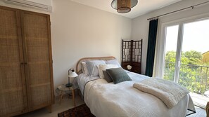 4 chambres, fer et planche à repasser, Wi-Fi, draps fournis