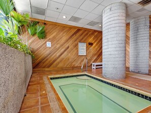 Innenpool, beheizter Pool