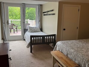 3 habitaciones, tabla de planchar con plancha, internet y ropa de cama 