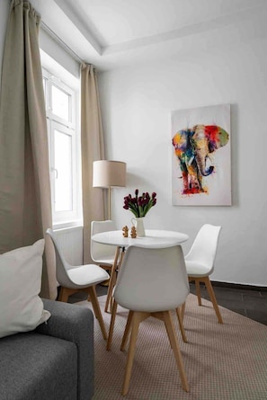 Dining - 2nd District | Free Parking | Super Fast WiFi (Wien)