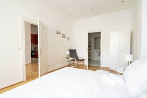 1 chambre, fer et planche à repasser, lit parapluie, Wi-Fi
