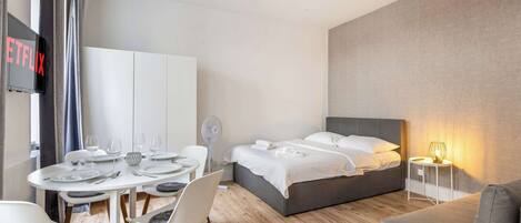 1 غرفة نوم ومكواة/لوح كي وسرير سفر وواي فاي