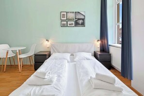 1 camera, ferro/asse da stiro, culla da viaggio, Wi-Fi