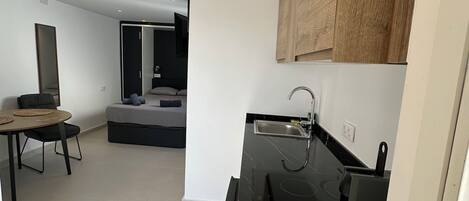 1 室のベッドルーム、アイロン / アイロン台、WiFi、ベッドシーツ