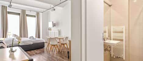 Vauvan matkasänky, Wi-Fi, vuodevaatteet