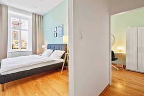 3 quartos, ferros/tábuas de passar roupa, Wi-Fi, roupa de cama