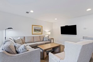 Smart TV - 2897 - Poolside Lagoon Views, Hot Tub - Sleeps 8 (Hilton Head Island)