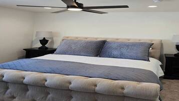 3 bedrooms, iron/ironing board, WiFi, bed sheets