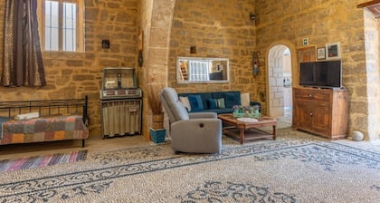 Finieli's Rustico.Traditional house in tranquil Malona Village. Book your stay