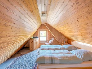 Room - Holiday Home in the Erzgebirge Nature Park (Crottendorf)