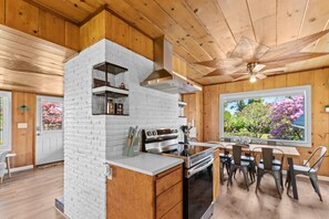 Fridge, microwave, coffee/tea maker, toaster - NEW! Fire Pit, BBQ, Walk to Beach, DogOk (BlueSea) (Westport)