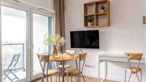 Apartament (1204) | Vardagsrum | Platt-tv