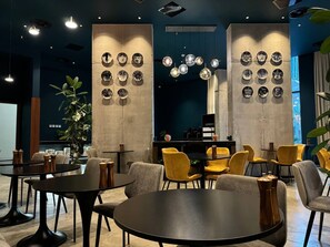 Restaurant - Studio close to the Sea Park and Casino (Batumi)