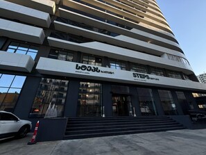 Front of property - Studio close to the Sea Park and Casino (Batumi)