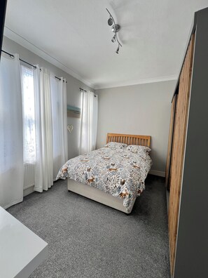 4 camere, ferro/asse da stiro, Wi-Fi, lenzuola