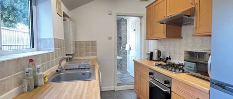 Microwave, oven, stovetop, coffee/tea maker