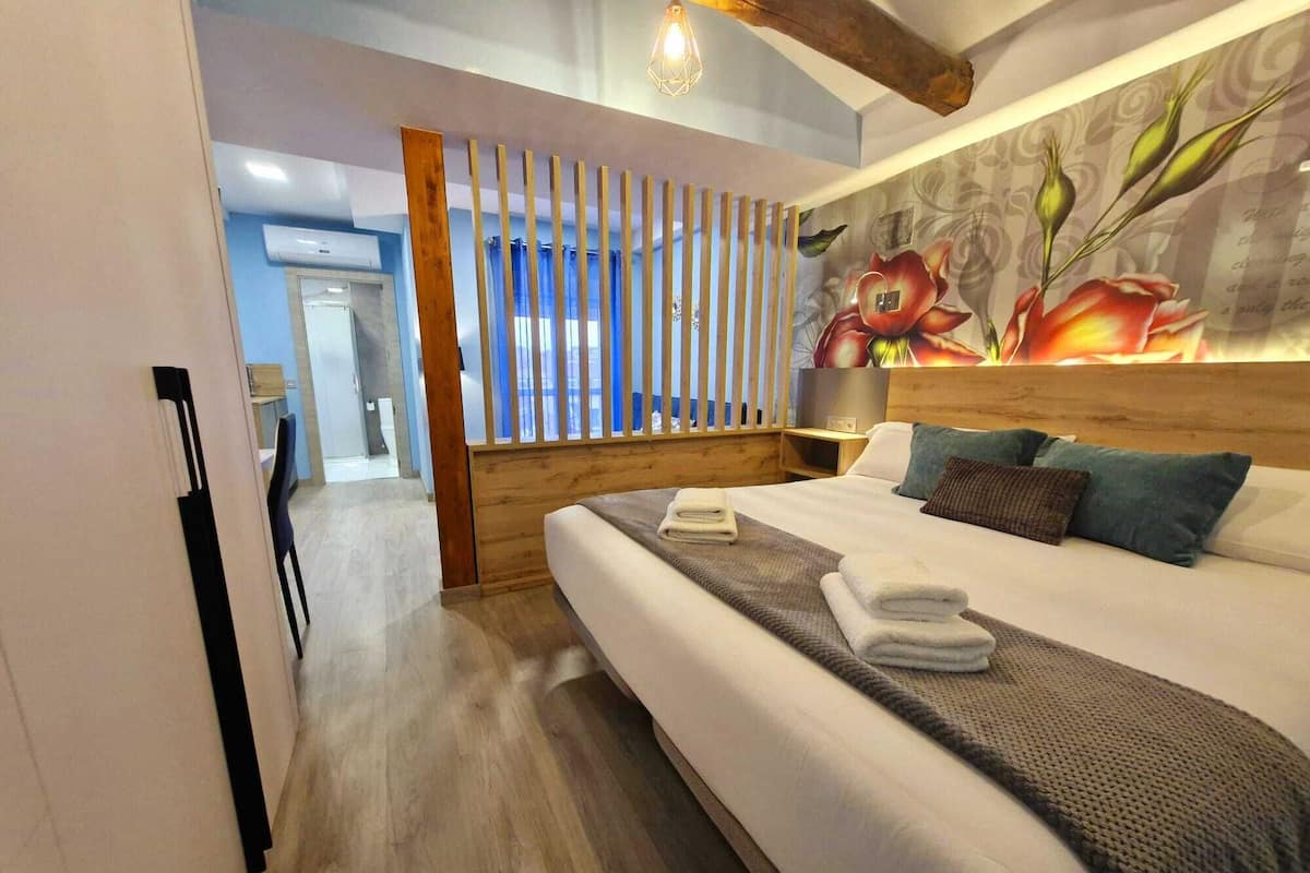 Superior Suite, City View | 1 bedroom, desk, soundproofing, free WiFi