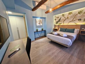 Standard Single Room, City View | Desk, soundproofing, free WiFi - Feeling Home - Suites&Rooms (Leon)