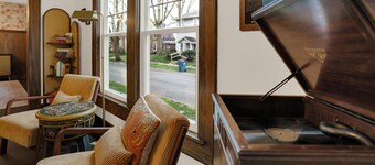 Charming 1930s Bungalow Steps from Shops, Trails & Concerts