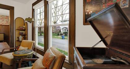 Charming 1930s Bungalow Steps from Shops, Trails & Concerts