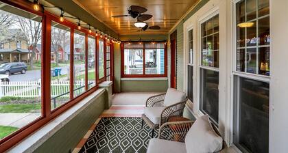 Charming 1930s Bungalow Steps from Shops, Trails & Concerts