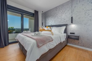 3 chambres, fer et planche à repasser, Wi-Fi gratuit, draps fournis