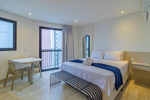 Premium Apartment | Individually decorated, desk, laptop workspace, free WiFi - Riverside HOUSI by Carpediem em Recife (Recife)