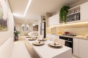 Premium Apartment | Private kitchen | Fridge, microwave, toaster, cookware/dishes/utensils
