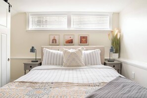 2 bedrooms, desk, iron/ironing board, travel crib