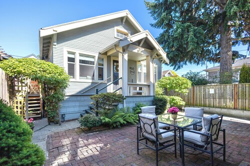 City Cottage in Queen Anne