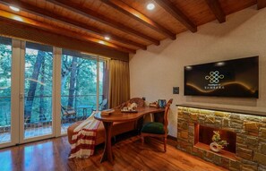 1 bedroom, desk, free WiFi