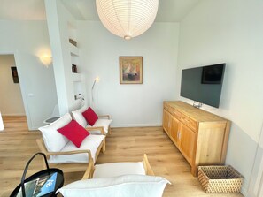 TV - D1MORA Civico96 - Renovated detached villa with private garden. (Toscolano Maderno)
