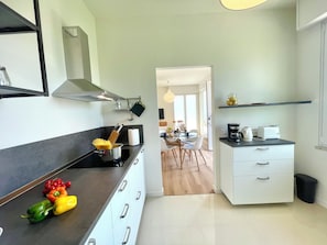 Fridge, microwave, oven, stovetop - D1MORA Civico96 - Renovated detached villa with private garden. (Toscolano Maderno)