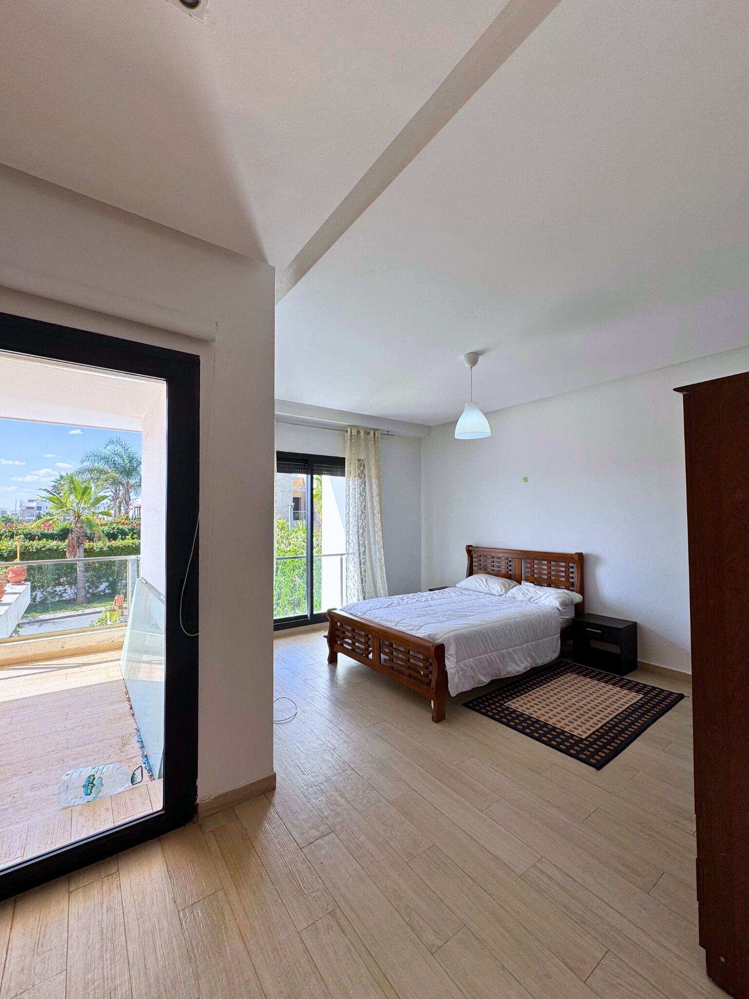 3 室のベッドルーム、WiFi