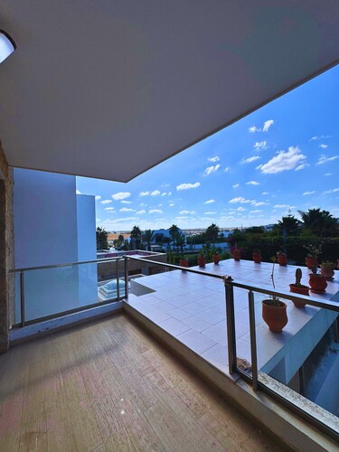 Villa de Luxe avec Piscine près de la Plage