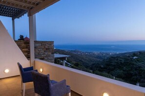Property grounds - Princess of Tinos - Villa Aphrodite (Triantaros)
