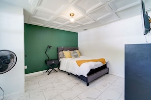 4 bedrooms, free WiFi, bed sheets