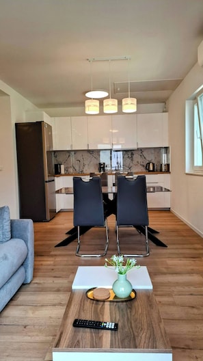 Dining room - Home Away Apartment Near Dubrovnik (Zupa dubrovacka)
