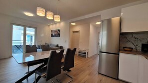 Leilighet, 1 soverom, balkong, hageutsikt | Innvendig