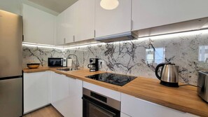 Leilighet, 1 soverom, balkong, hageutsikt | Innvendig