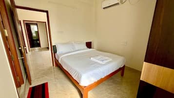 Comfort Villa, City View | Desk, free WiFi