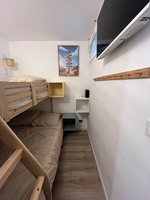 1 habitación, wifi y ropa de cama