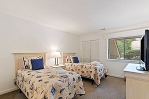 2 bedrooms, desk, iron/ironing board, free WiFi