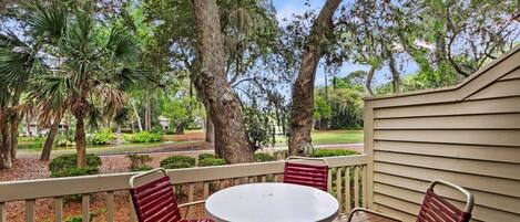 屋外ダイニングエリア