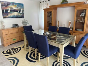 Dining - Melbourne Beach Beauty - Three bedroom pool home three blocks from private beach (Melbourne Beach)