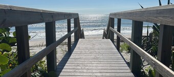 Melbourne Beach Beauty - Three bedroom pool home three blocks from private beach