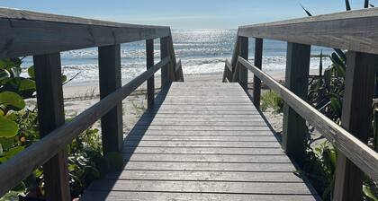 Melbourne Beach Beauty - Three bedroom pool home three blocks from private beach